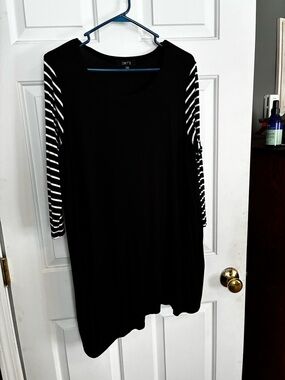 Comfy USA Black Scoop Neck Tunic